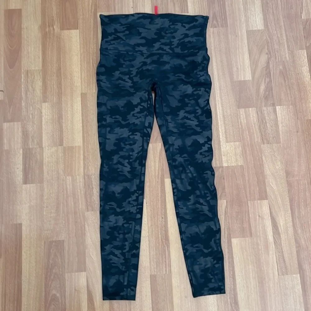 SPANX black chamoโleggings XL